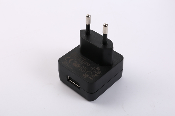 สีดำ 6W 5V 1A PD USB Power Adapter 5V 1.2A 5V 0.5A IEC60335 IEC60065